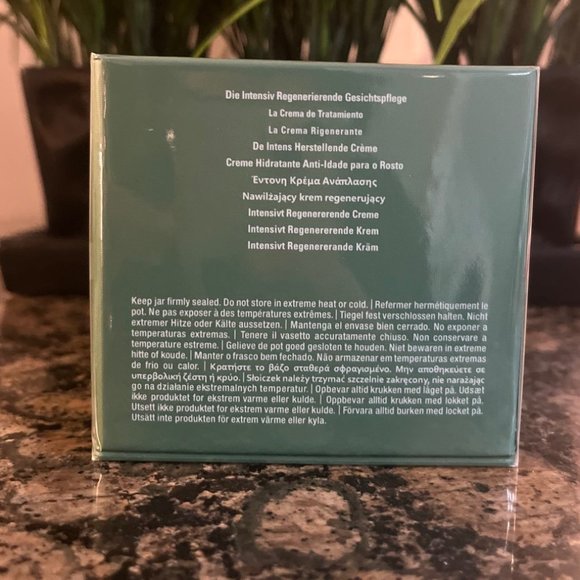 La mer moisturizing cream 60ml (batch code R92) - Picture 4 of 5